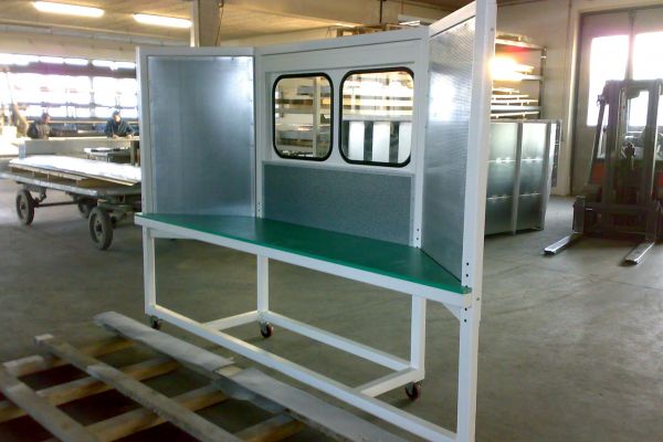 Fahrbare Wand mit Fläche