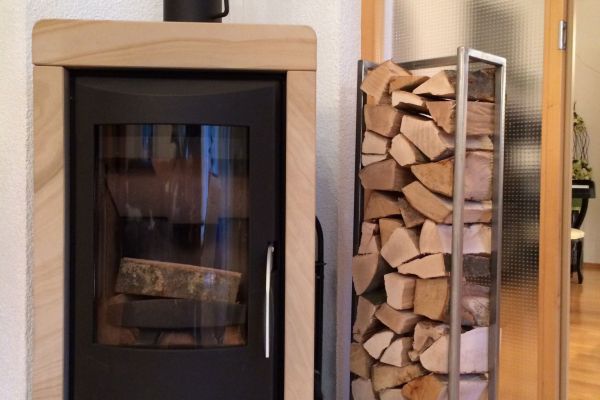 Feuerholz Regal aus Edelstahl 2